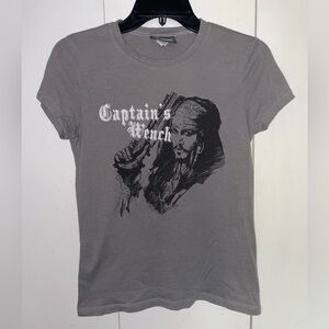 Disney Pirates of the Caribbean ‘Captain’s Wench’ Grey T-shirt Vintage Disney